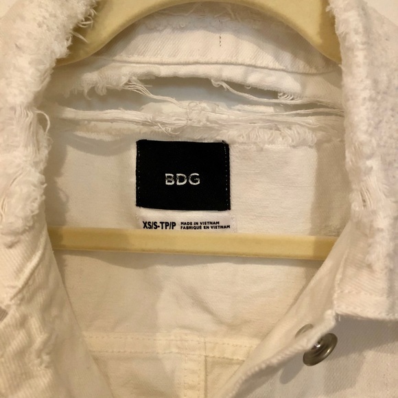 BDG (UO) White Denim Distressed Hip Length Vest - Picture 3 of 7